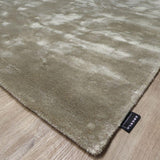 Olive Viscose Rug – Annamitique – close-up of the edge