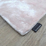 Teppich Rosa aus Viskose – Annamitique – Detail der Kante