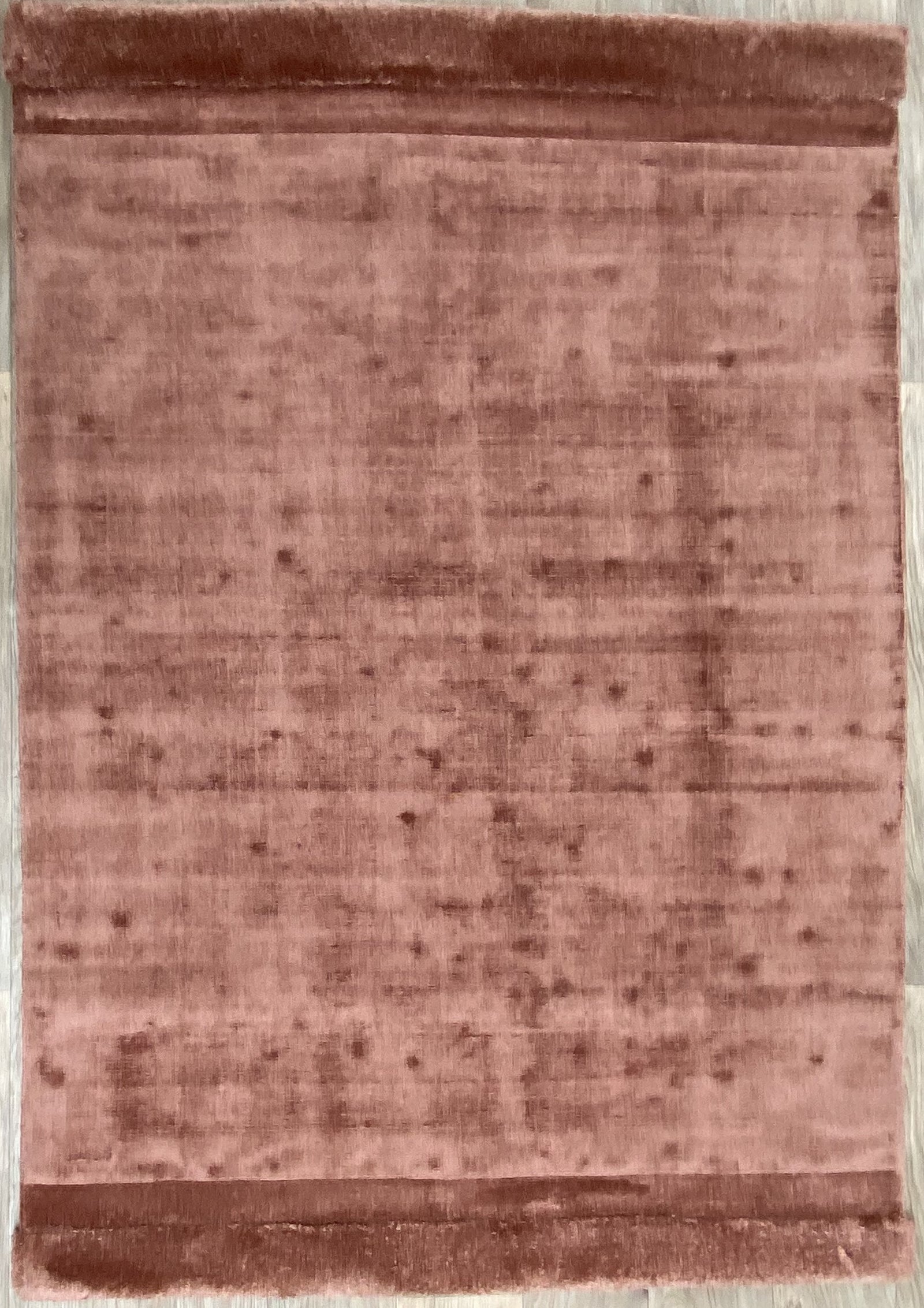 Elégant et original tapis rouge - 100% polyester - Fliz