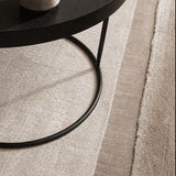 Tapis design gris en polyester – Fliz, dans un salon