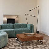Tapis vintage beige et marron en ortie – Nettle, dans un salon