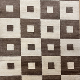 Tapis vintage ivoire et marron en ortie – Nettle : vue d'ensemble du tapis