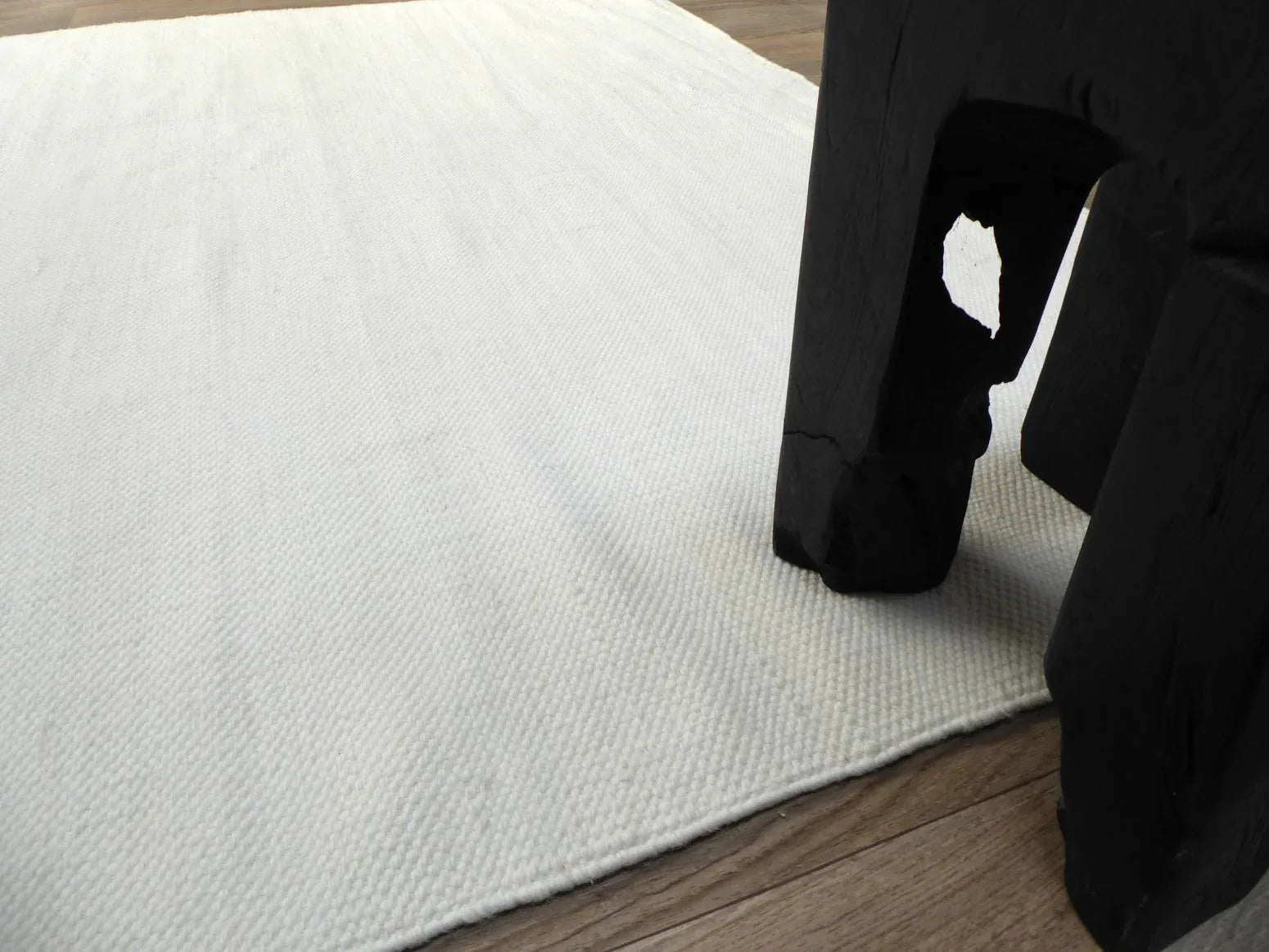 Tapis Milhac Blanc – 100% Laine de Nouvelle-Zélande – Design Ethno-Scandinave-3030-00 - Tapis Contemporains à Prix Outlet - Bel-Deco