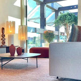 Tapis de couloir orange et blanc en laine – Milhac, dans un salon