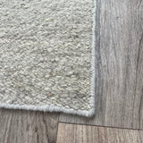 Light Grey Wool Rug – Coolest – close-up of the edge