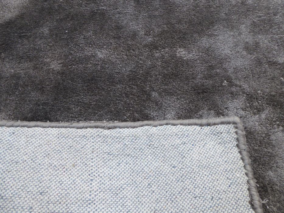 Revers du tapis de couloir en bambou gris fait main – doublure solide et finition artisanale de qualité