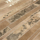 Alfombra marrón y beige de cuero – Starmo – detalle del tejido