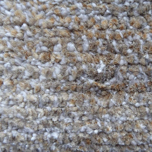 Gros plan sur la texture du tapis en soie de bambou et jute beige et blanc, tissage haut de gamme