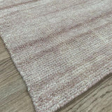 Vloerkleed beige en roze vintage van PET – Stormy – detail van de rand
