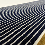 White and Black Wool and Viscose Rug – Birkin – close-up of the weave