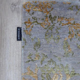 Grey and Gold Wool and Bamboo Silk Rug – Heredity – close-up of the edge