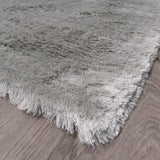 Light Grey Shaggy Polyester Rug – Berka – close-up of the edge