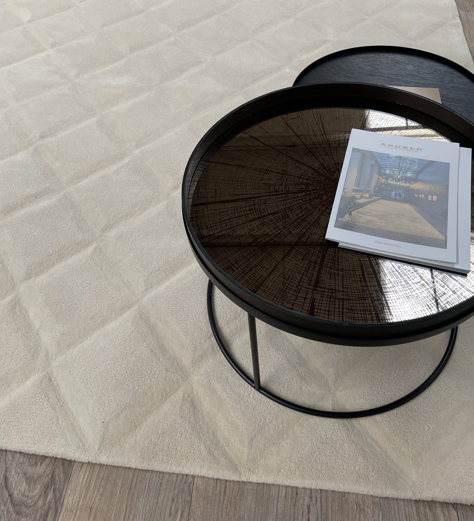 Grand tapis relief et motifs géométriques blanc - laine Nouvelle Zélande