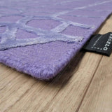 Tapis violet en laine et viscose – Harmony : détail de la bordure
