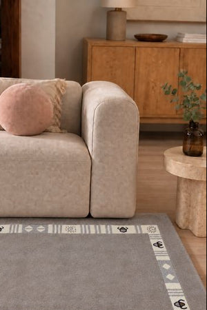 Grauer gemusterter Teppich, 100 % Wolle