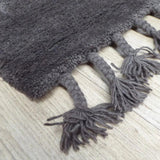 Teppich Grau Berber aus Wolle – Boumia – Detail der Kante