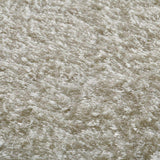 Alfombra marfil de poliéster – Poils Longs Moelleux Berka – detalle del tejido