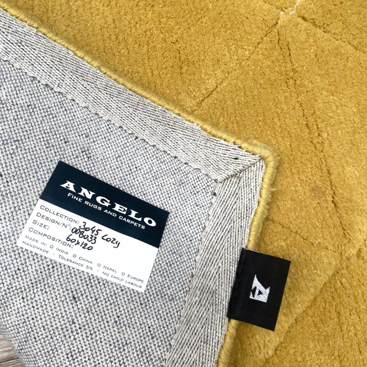 Revers du tapis en bambou jaune – doublure solide et finition artisanale de qualité