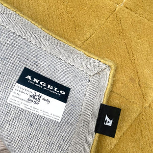 Revers du tapis en bambou jaune – doublure solide et finition artisanale de qualité