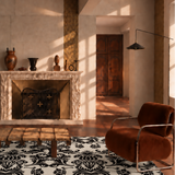 Teppich Schwarz und Weiß aus Wolle – Emporio, im Wohnzimmer