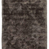 Alfombra gris oscura de pelo largo de poliéster – Berka – vista completa de la alfombra
