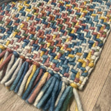 Alfombra multicolor tartán de lana – Moisson – detalle del borde