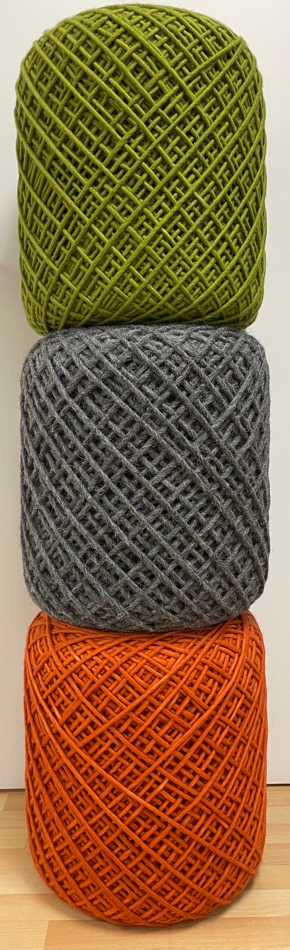 Pouf design 100% laine chic et coloré