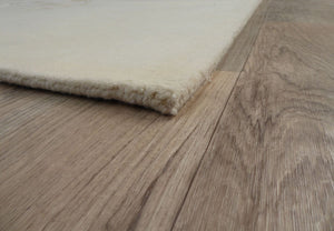 Tapis ivoire grand motif élégant