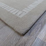 Beige Field Wool Rug – Fields – close-up of the edge