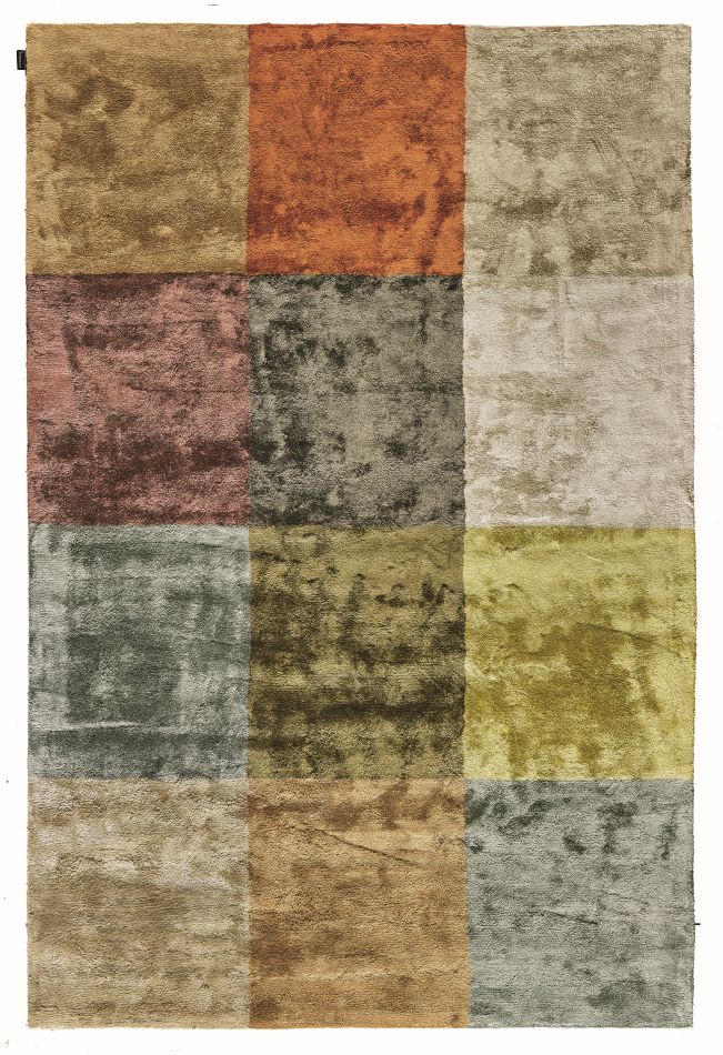 Tapis en viscose motif damier multicolore vu de face – design moderne et élégant pour intérieur contemporain