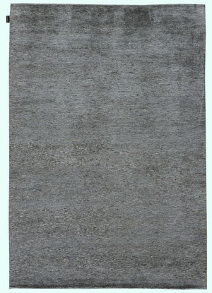 Tapis gris élégant, vue de face – alliance subtile de laine et soie de bambou au fini brillant et raffiné