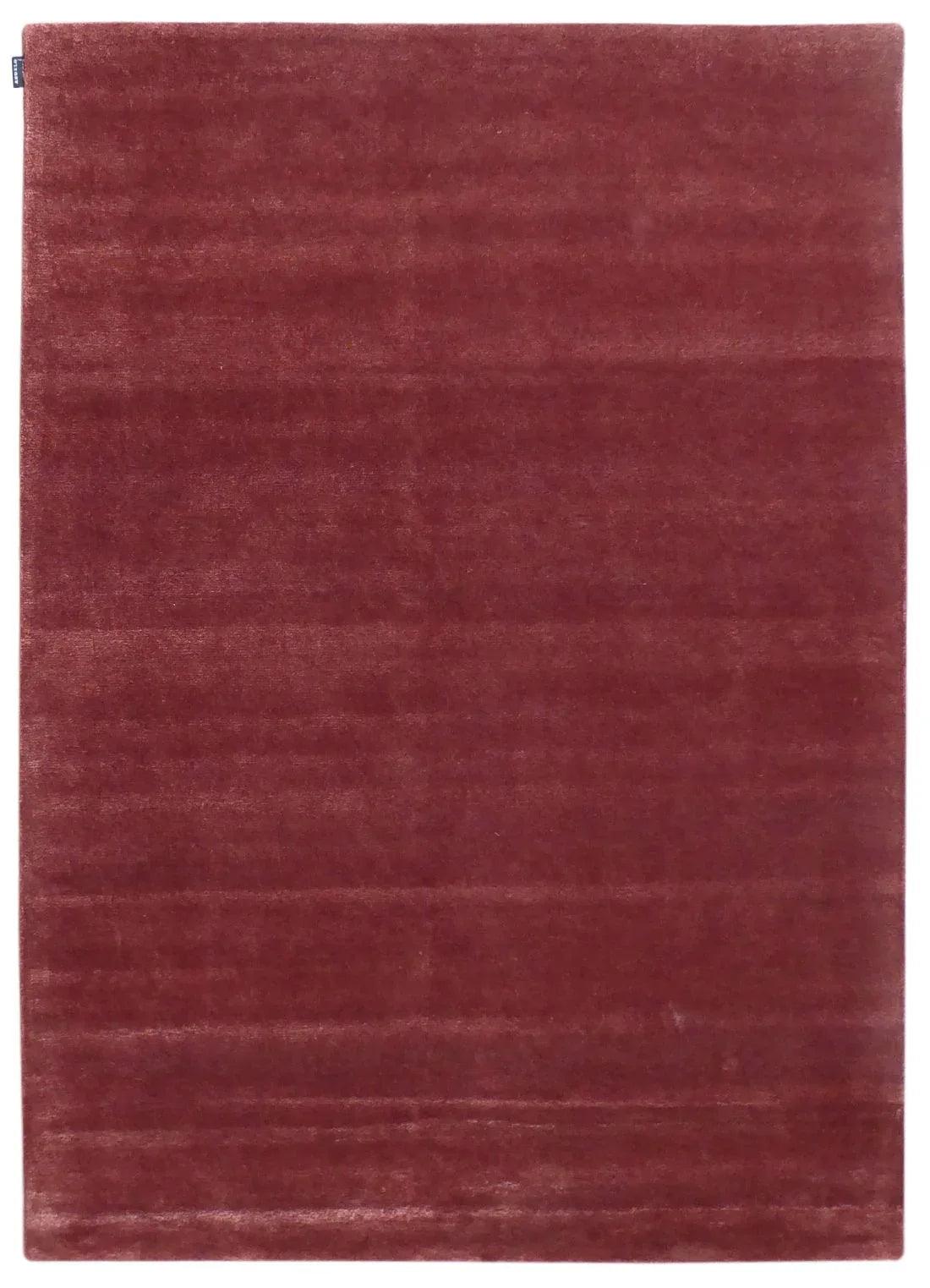 Tapis bordeaux en laine et viscose – Banga : vue d'ensemble du tapis