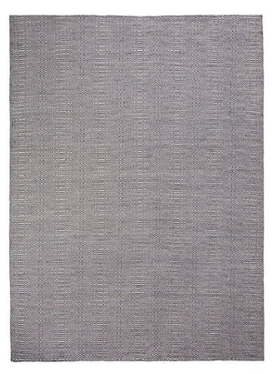 Tapis en PET recyclé blanc, gris et marine, motifs géométriques, vue de face, utilisation tout terrain, résistant et décoratif