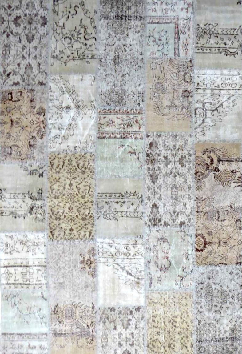Tapis patchwork recyclé en laine et coton gris marron beige – vue de face complète du motif