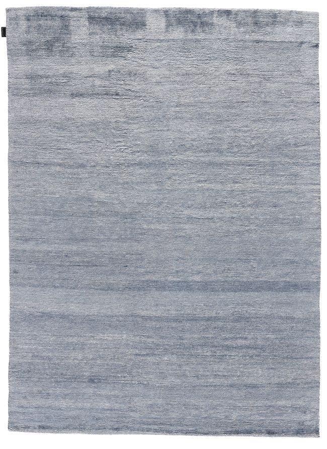 Tapis bleu et blanc en soie de bambou – Sievy : vue d'ensemble du tapis
