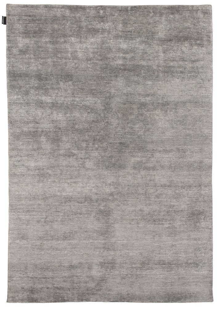 Tapis en soie de bambou raffiné gris marron vu de face, texture soyeuse et élégante