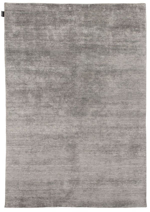 Tapis en soie de bambou raffiné gris marron vu de face, texture soyeuse et élégante
