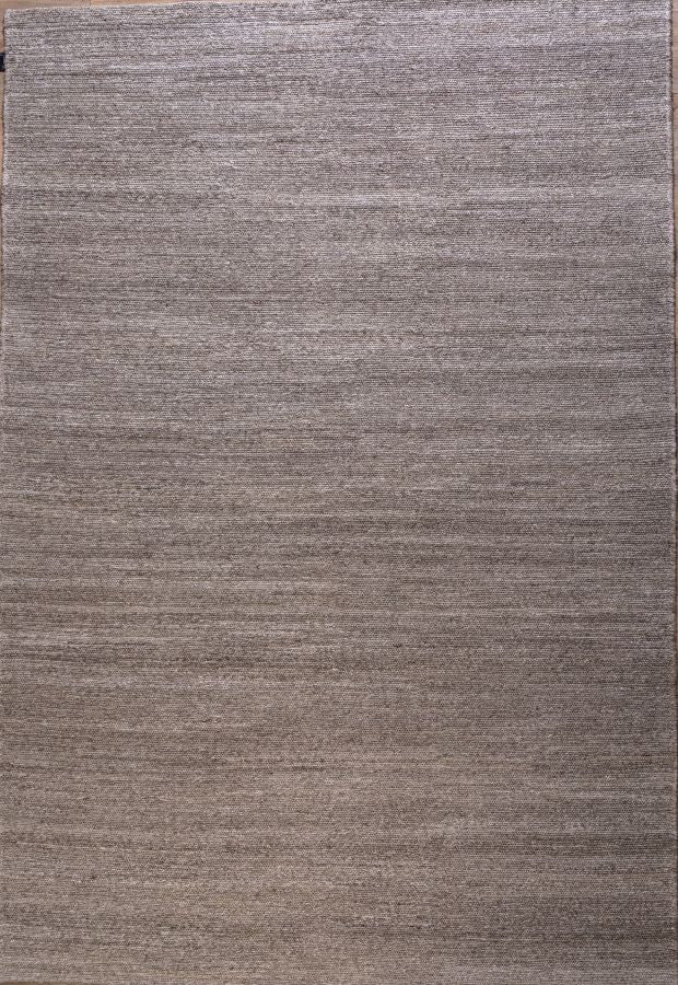 Tapis tout-terrain gris taupe en PET recyclé, utilisable en intérieur et extérieur, vue de face