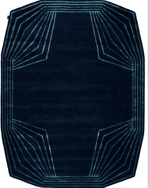 Tapis de designer géométrique aux nuances de bleu et lignes en viscose brillante 640-TKDOD-225 par Thomas King pour angelorugs, en vente chez Bel-Deco.
