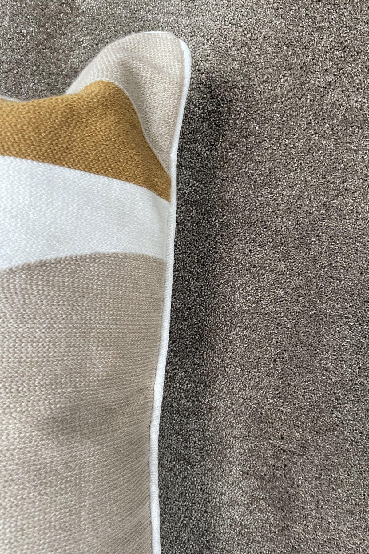 Teppich Grau Kurzflor aus Polyamid – Pax – Detail der Webstruktur