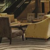 Teppich Elfenbein und Beige aus Bambusseide – Sievy Zebra, in einem Wohnraum
