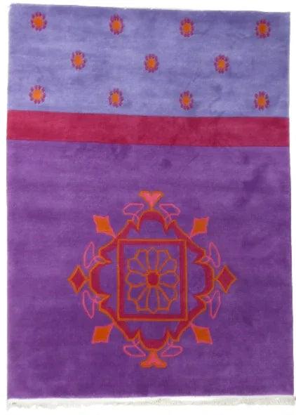 Alfombra violeta de pelo corto de lana – Kathmandu – vista completa de la alfombra