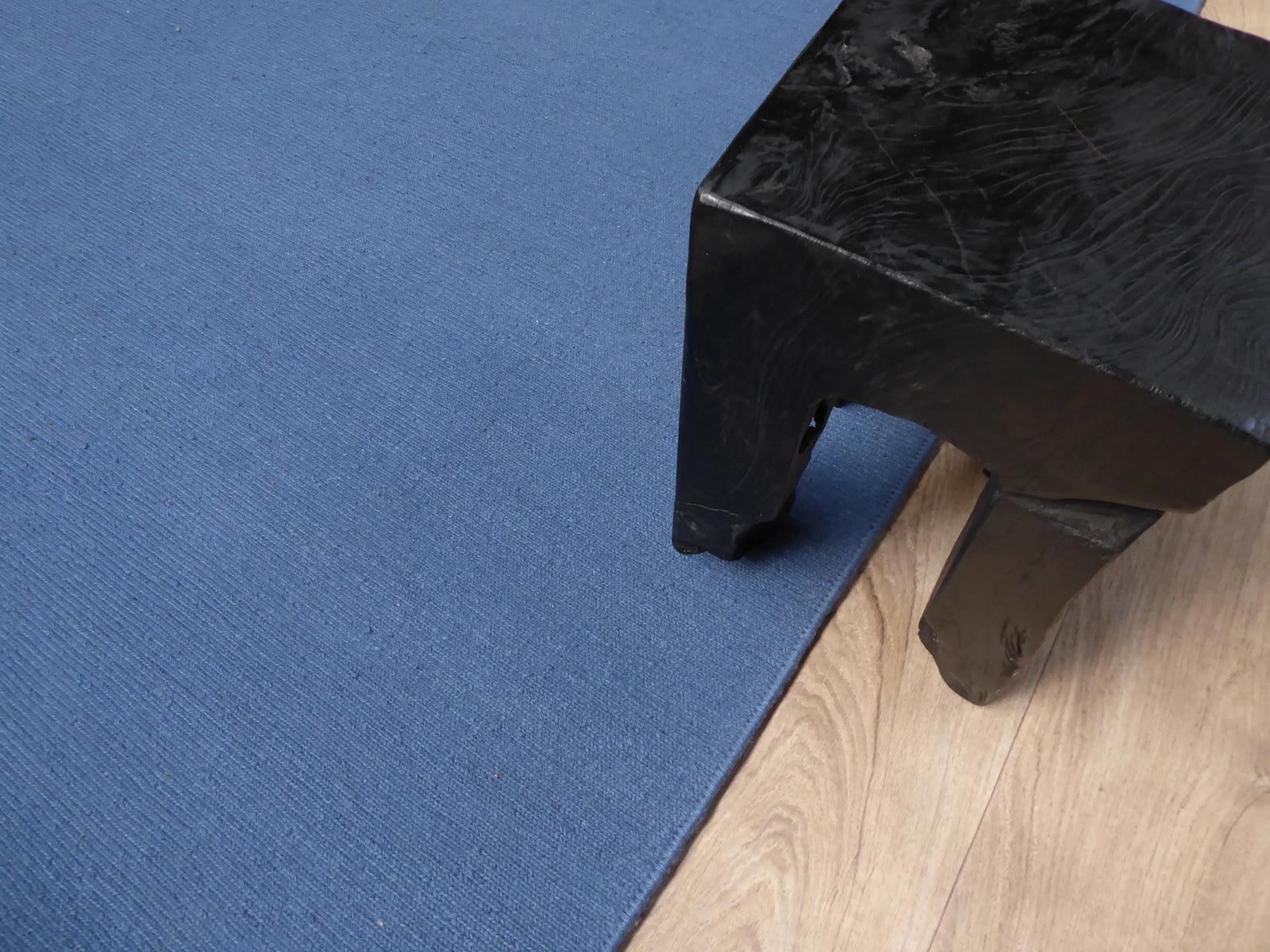 Grand Tapis Harmony – Bleu Uni – 100% Laine de Nouvelle-Zélande Noué Main - Tapis Contemporains à Prix Outlet - Bel-Deco