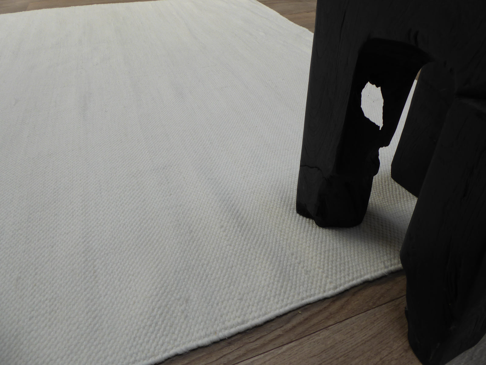 Tapis tissé plat uni blanc 100% laine de Nouvelle Zélande tissé main