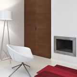 Tapis rouge en laine – Mola, dans un salon